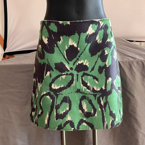French Connection Leopard Moth mini skirt faux animal hair Astro Green size 10 - Picture 2 of 5